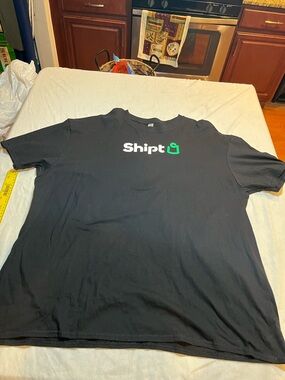 Shi by JOURNEYS Logo Crew Neck T-Shirt - Black 3XL